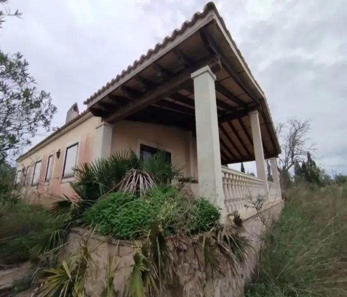 Triangular plot of 6,989 m2 with a 60 m2 house and a 225 m2 chalet — photo 6