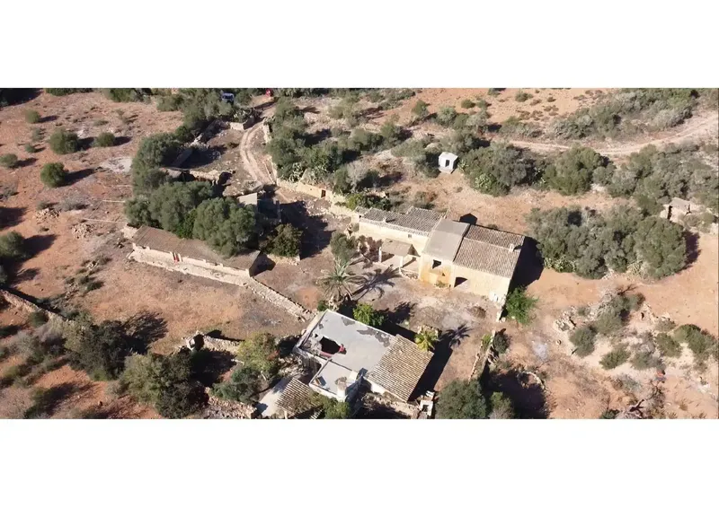 Unique opportunity! Large rustic estate of 304,031 m² for sale in the exclusive area of Cala Pi, ideal for agricultural operations or — photo 2