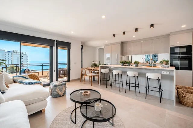 Penthouse with beach access for sale in Cala Vinyes, southwest Mallorca — photo 2