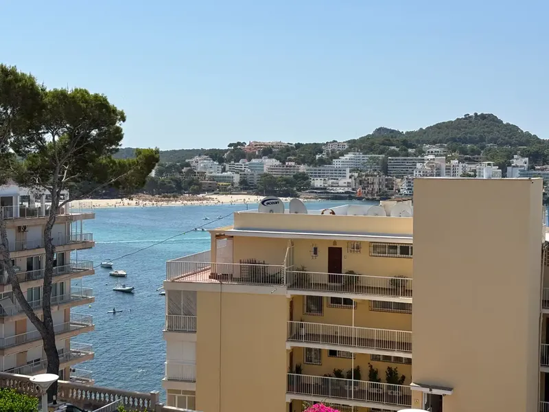Apartment with terrace and sea views near the center of Santa Ponsa, next to the beach — photo 1