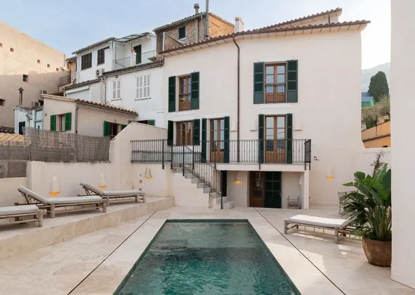 Terraced house in Calle Capita Angelats, Soller — photo 1