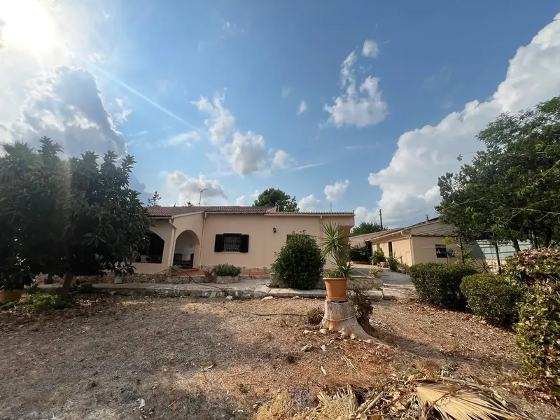 Discover this impressive rustic finca with occupancy certificate located in Inca — photo 4