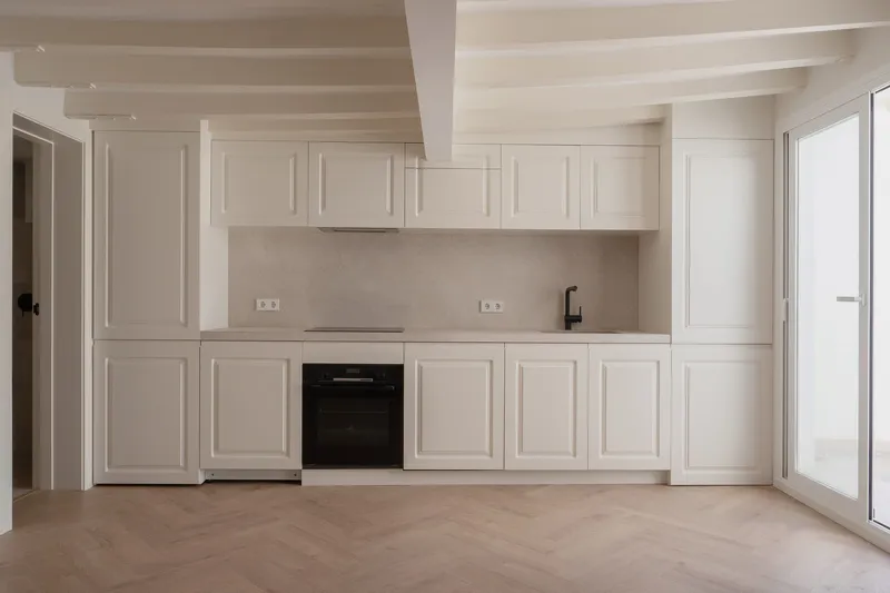 Newly renovated penthouse in Old Town — photo 4