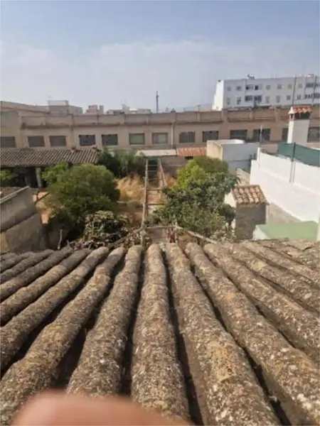 Vendo planta baja techo libre ,zona vivero ,para reformar ,,mucho terreno ,abstenerse inmobiliarias. — photo 1