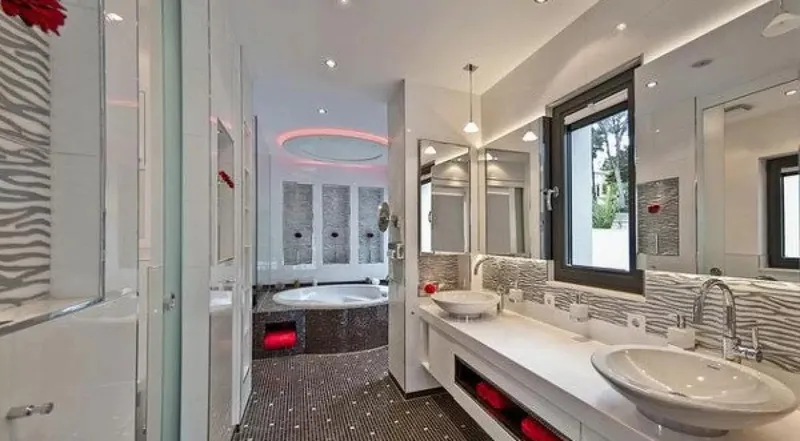 Modern villa directly on the golf course in Son Vida — photo 12