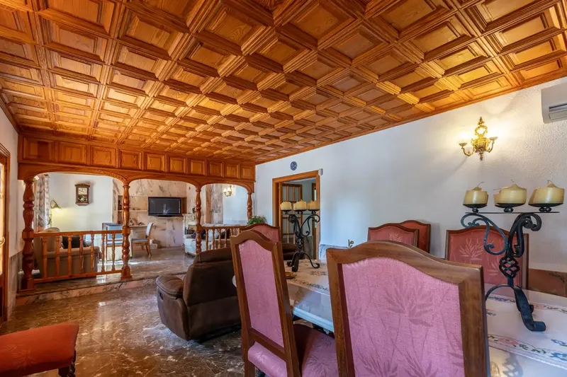Spectacular house with large plot in Santa María del Camí — photo 9