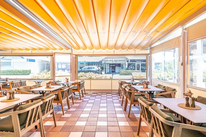Transfer of renovated restaurant with license, extractor hood and terrace in Magaluf, Calvià — photo 5