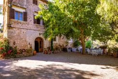 Mallorcan finca in idyllic area of Soller — photo 1