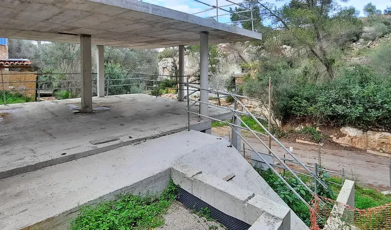 Imagine this: your own paradise, just 120 meters from the turquoise waters and fine sand of Cala Llombards. Located in the stunning — photo 11