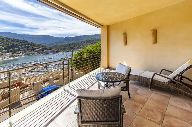 This well-kept and spacious villa in Puerto de Sóller, exclusively for sale with us, offers fantastic views of the Sierra de Tramuntana — photo 4
