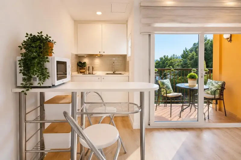 Discover this charming recently renovated studio in one of the quietest and most sought-after areas of Paguera, Calvià. — photo 2