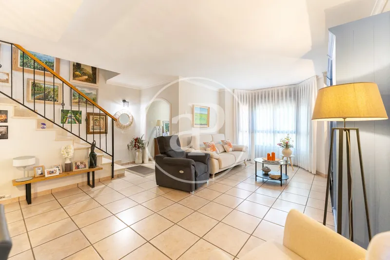 Semi-detached house for sale on Josep Pla Street — photo 6