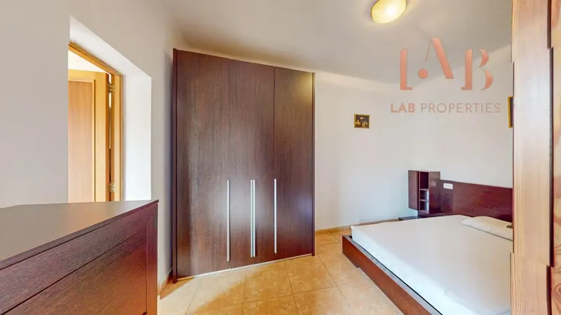 We present this interesting property consisting of two completely independent homes, each with its own access, making it — photo 11