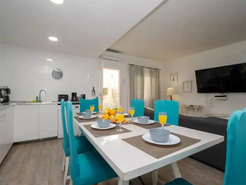 Se vende una casa de pueblo con ETV para 6 huespedes. La casa ha sido renovada hace 6 años y ofrece 2 plantas con 2 dormitorios y 2 bañis en — photo 8