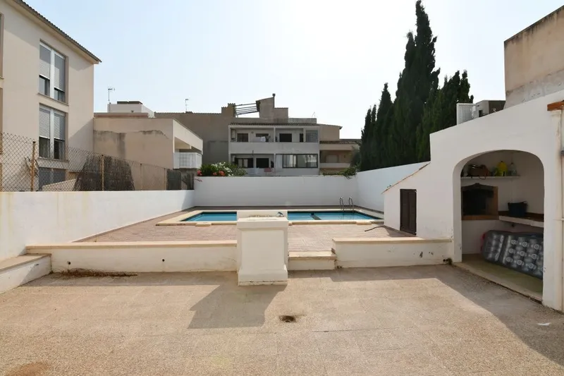 Townhouse with great potential just a few meters from the sea in Colonia de Sant Jordi — photo 2