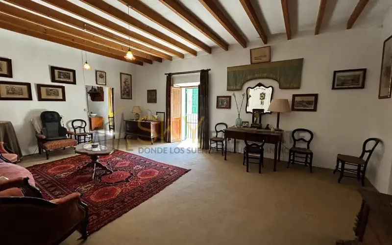 A unique gem with history, character and potential — photo 6