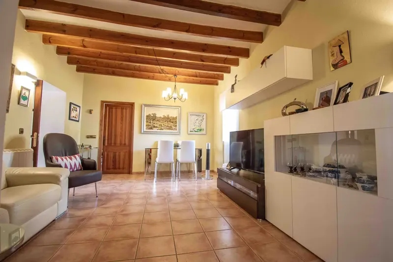 Located in the charming village of Es Capdellà, this village house offers exceptional quality of life in one of the most authentic corners — photo 10