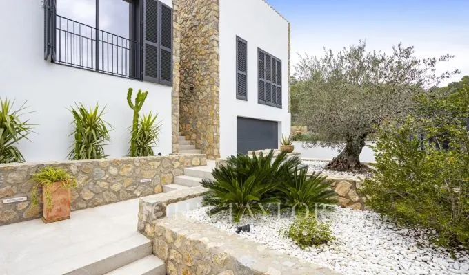 House for Sale in Esporles — photo 1