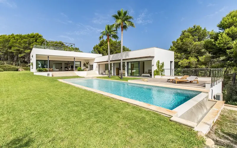 This spectacular villa in Son Vida is located in one of the most privileged residential areas of Mallorca and offers a lot of privacy — photo 3