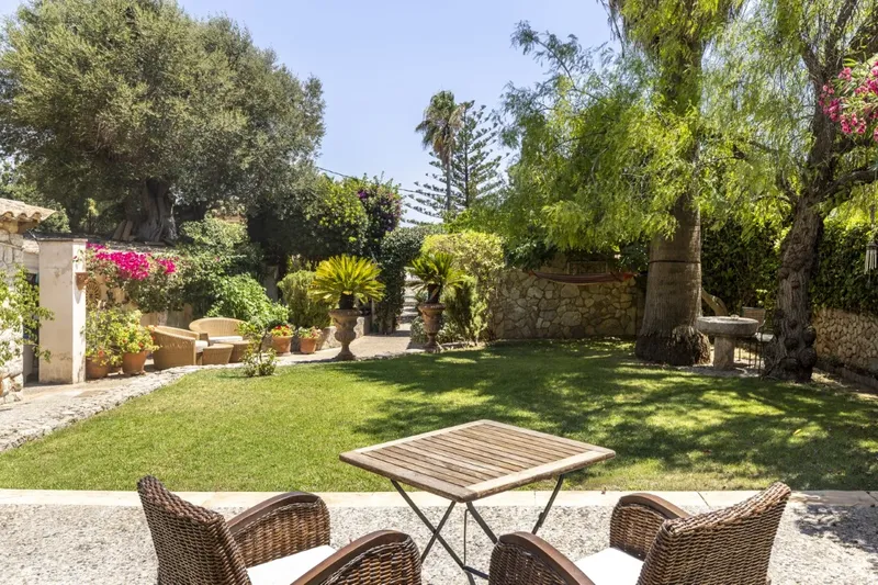 An authentic Mallorcan village house where tradition and lifestyle meet — photo 11