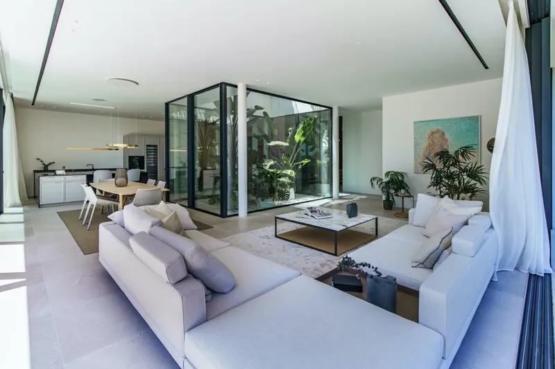 Exquisite villa with stunning mountain views near Palma — photo 7