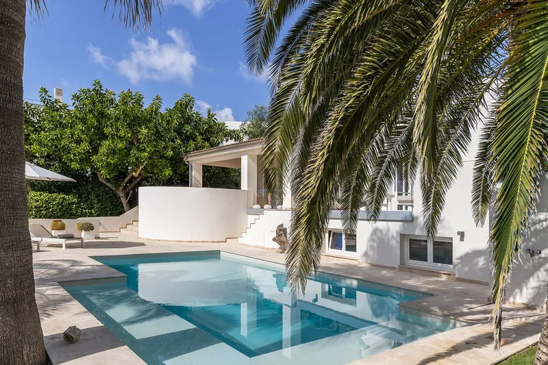 Modern Mediterranean villa with fantastic views — photo 3