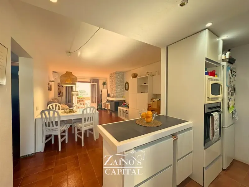 Bright flat with terrace and sea views in Badia Blava — photo 11