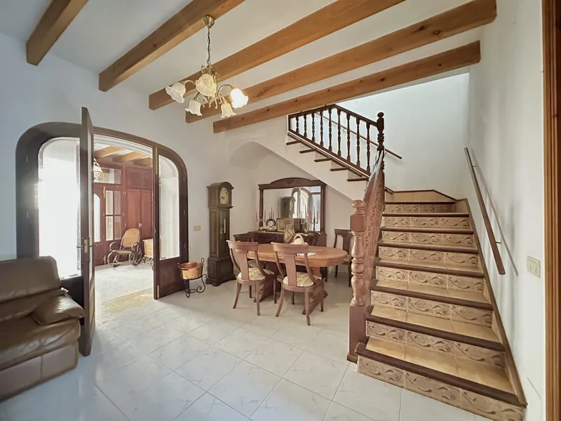 Rare opportunity… Historic village house with lots of potential for renovation in the heart of Porreres — photo 4