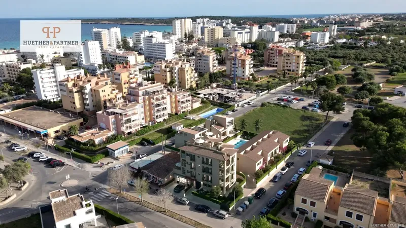 This elegant townhouse is part of a modern new construction project in the heart of Cala Millor, ideal for those seeking — photo 9