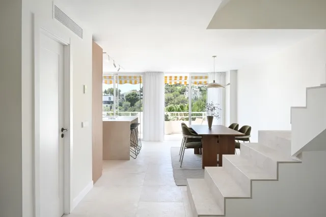 Renovated, spacious duplex apartment with sea views for sale in Cas Catala, Mallorca — photo 4