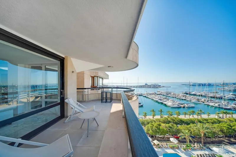 Impressive penthouse directly on the Paseo Maritimo in Palma — photo 1