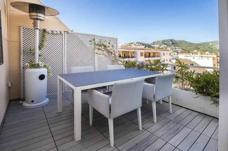 Located in the center of one of the most luxurious ports in Mallorca, we present this fabulous penthouse in Puerto Andratx. The spacious property — photo 6