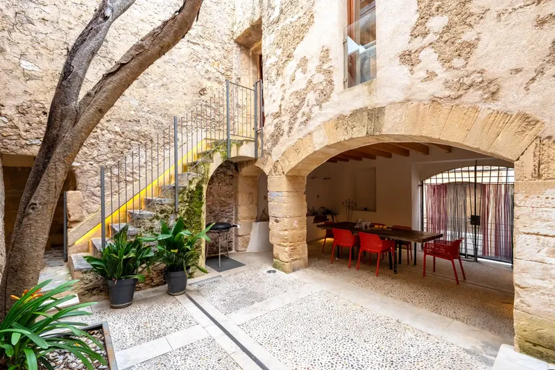 This exceptional townhouse in the heart of Artà combines Mallorcan character with modern comfort - and is particularly — photo 9