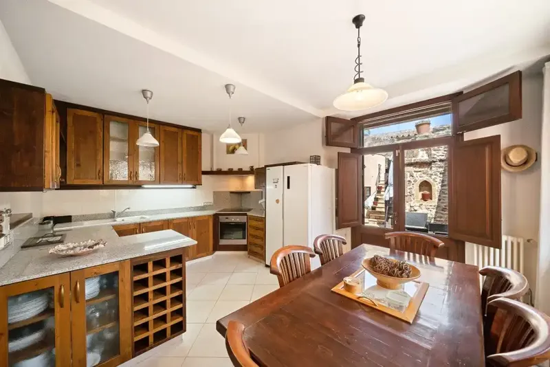 Exceptional house for sale in Alcudia, steps from the iconic historic wall, offering generous space — photo 5