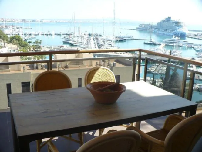 Apartment in Palma de Mallorca, La Bonanova area — photo 1
