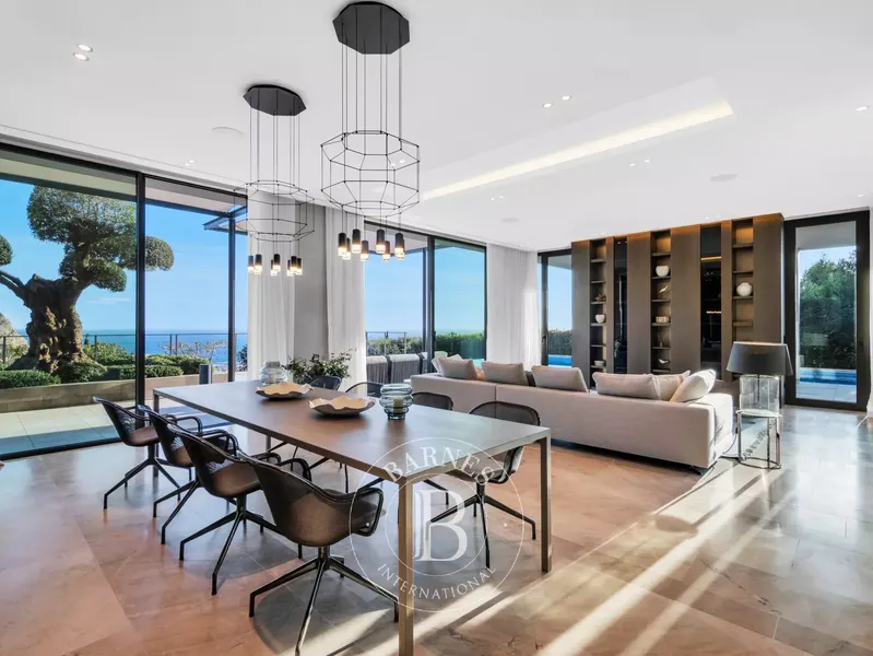 Luxury south-west facing villa with 270° sea views in Port Andratx — photo 1