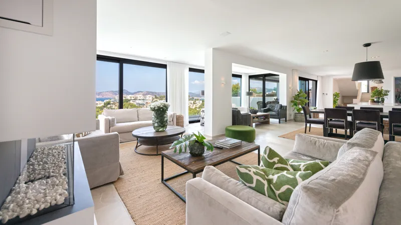 Sophisticated luxury villa in Santa Ponsa with pool, tennis court and fantastic sea views — photo 5