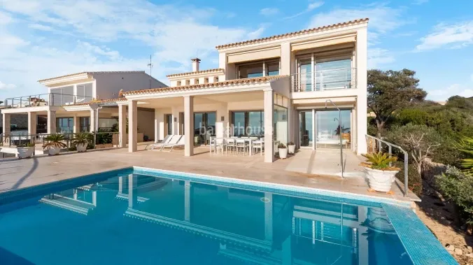 Extraordinary villas in Porto Cristo with stunning sea views next to beautiful coves — photo 1