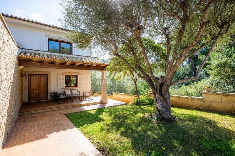 Detached Villa — photo 1