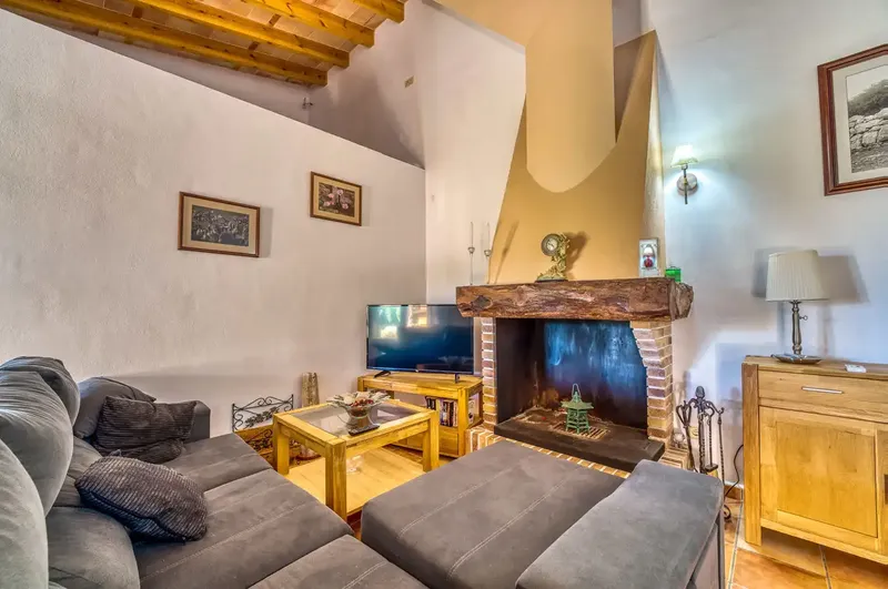 Fantastic estate in Artà consisting of 2 houses on the same plot, separated by a wall and a fence, offering wonderful views of the mountains — photo 6