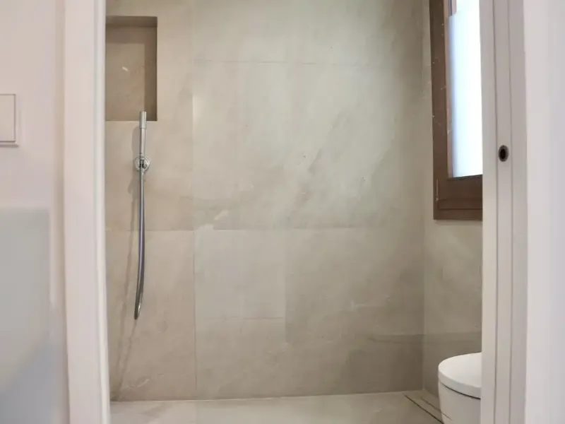 Exclusivo ático de obra nueva en primera línea de mar en Colònia de Sant Pere, con impresionantes vistas directas al Mediterráneo. — photo 6