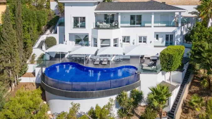Impeccable villa with terraces and magnificent sea views in the exclusive area of Bendinat — photo 1