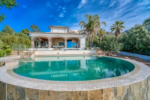 Alcudia, luxury villa with pool and sea views from the rooftop in Bonaire — photo 9