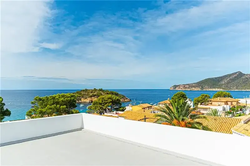 Penthouse with terraces and panoramic views, approx. 125 m², living-dining room, separate furnished and equipped kitchen, laundry room, 5 bedrooms — photo 2