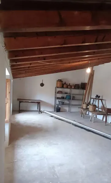 Charming house for sale in Estellencs, with 6 bedrooms and 2 bathrooms, ideal for large families or as an investment for rental. With a — photo 3