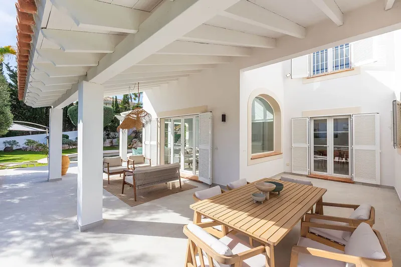 Spacious villa in a prime residential area — photo 3