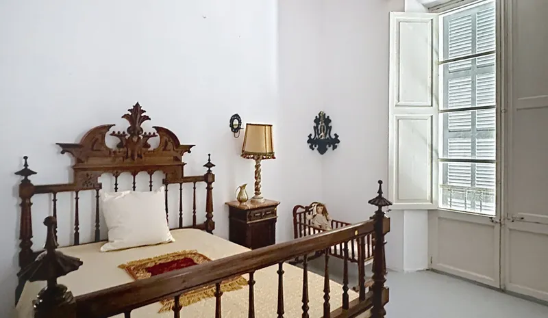 A jewel with history: a stately home from the 1920s with sea views — photo 12