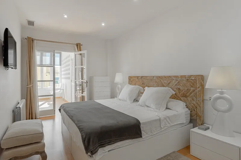 Elegant apartment with views — photo 11