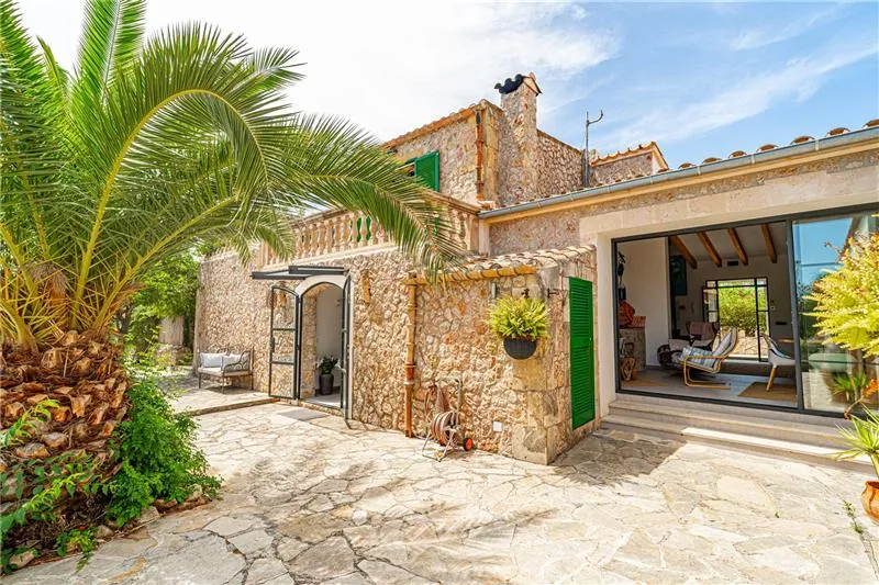 Finca with swimming pool on a plot of approx. 24,000 m² with open views of the Sierra de Tramuntana — photo 1