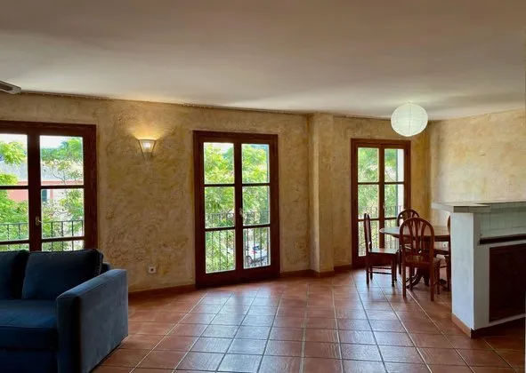 Flat / apartment in Esporles — photo 1